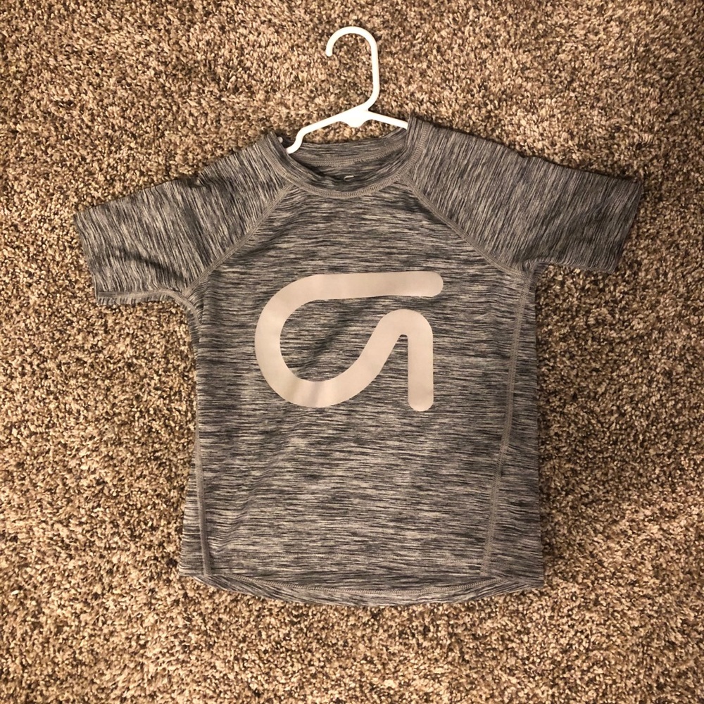 3/$10!!! GapFit Shirt Size XS